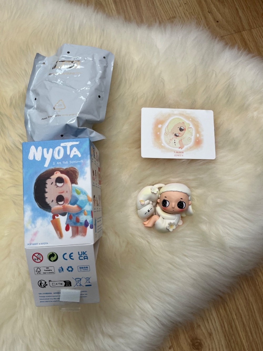 Nyota Seasons “Genesis” POP MART figure - Picture 3 of 3
